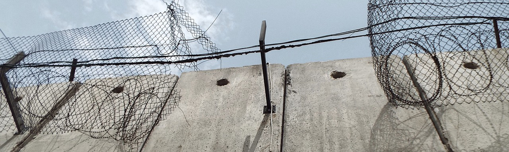 Photo of wall between Palestine and Israel||||||||||||