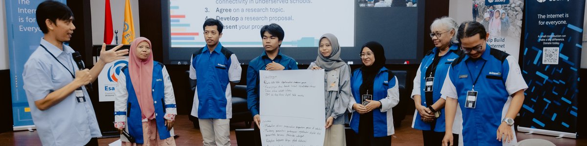 Photo of participants prresenting at PIMF Indonesia